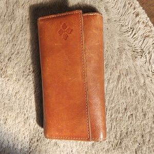 Patricia Nash brown leather wallet
